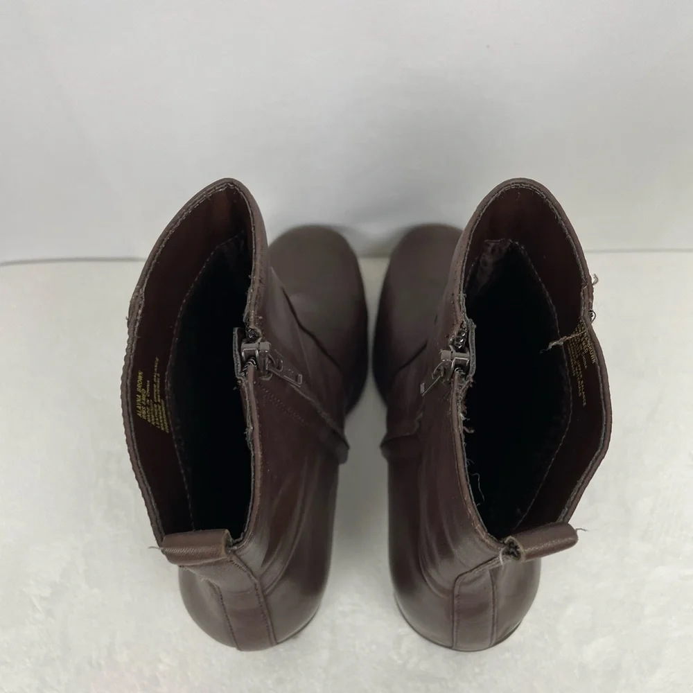 Croft & Barrow Brown Faux Leather Boots 8